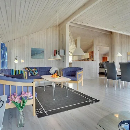 Holiday Hane - From The Sea By Interhome *